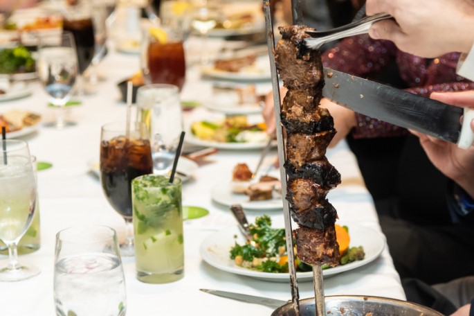 Кейтеринг на день народження: як організувати святковий стіл